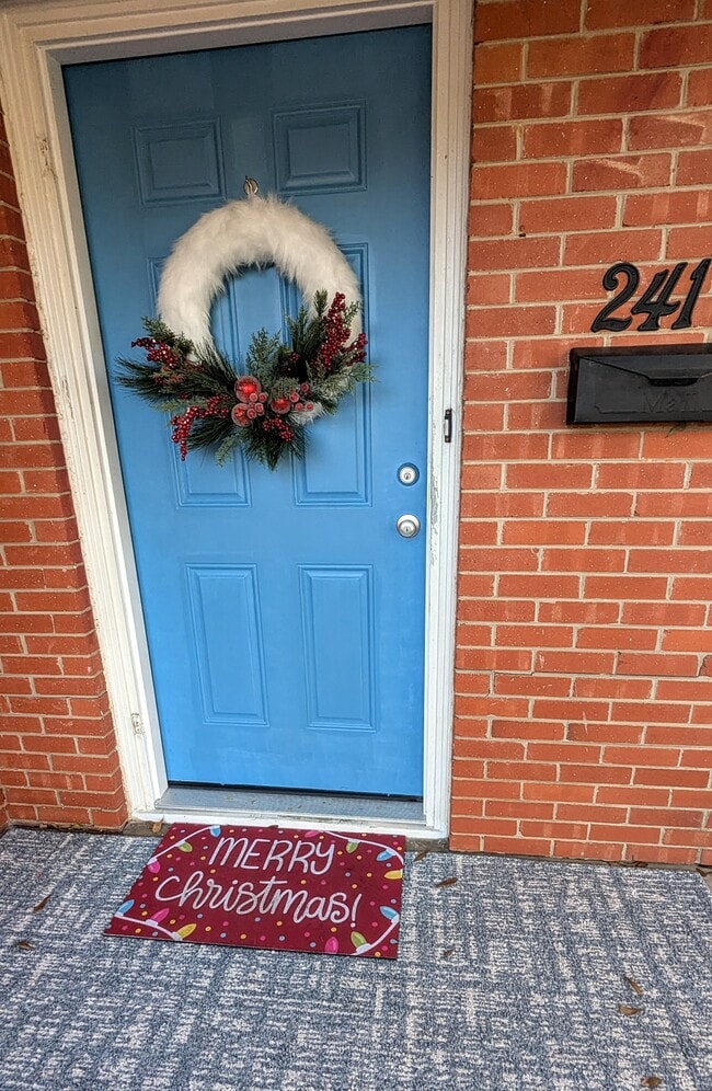 property at 2417 S Kennedy Ave