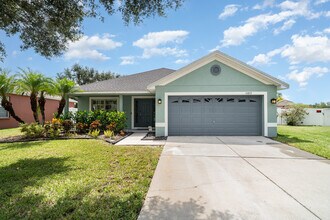 10833 Standing Stone Dr in Wimauma, FL - Building Photo - Building Photo