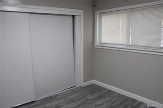 29760 Birchwood St in Inkster, MI - Building Photo - Building Photo