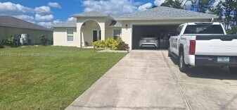 743 Grant Blvd in Lehigh Acres, FL - Building Photo