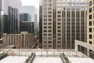 210 N Wells St, Unit FL14-ID212 in Chicago, IL - Foto de edificio - Building Photo