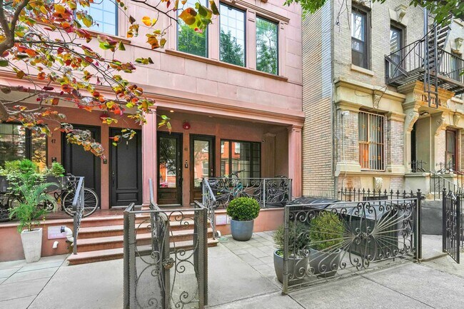 49 Irving Pl