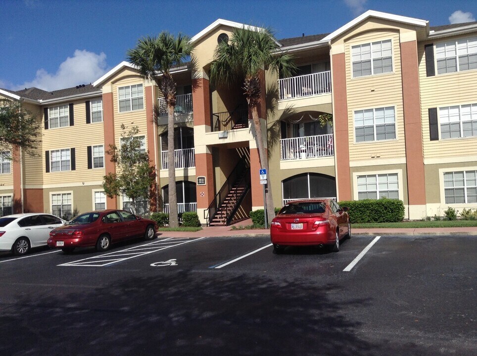 1920 Summer Club Dr in Oviedo, FL - Building Photo