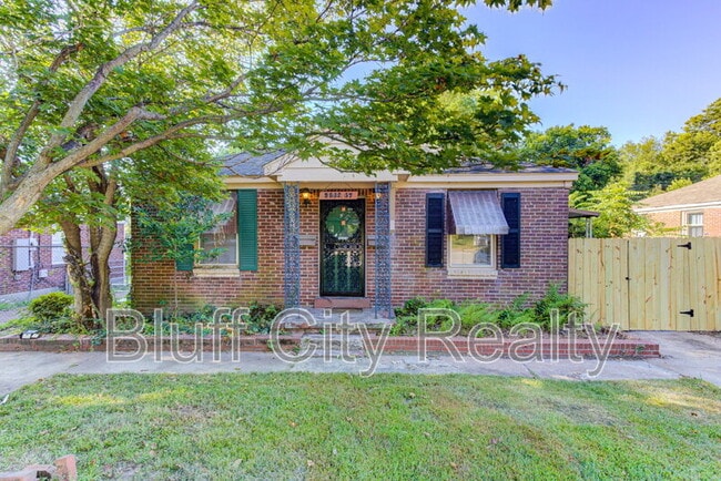 2567 Madison Ave in Memphis, TN - Building Photo - Building Photo