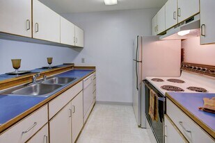 Chugach South in Anchorage, AK - Building Photo