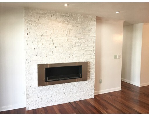 677 Quincy Shore Dr-Unit -103 in Quincy, MA - Building Photo
