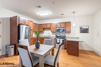 33 New Scotland Ave, Unit 122-33 in Albany, NY - Building Photo - Building Photo