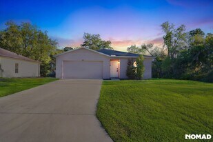 18118 Sullivan Ave in Port Charlotte, FL - Building Photo