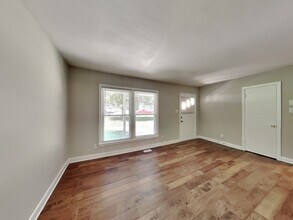 613 Aintree Rd in Charlotte, NC - Building Photo - Building Photo