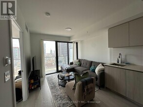 47-1547 Mutual St in Toronto, ON - Building Photo - Building Photo