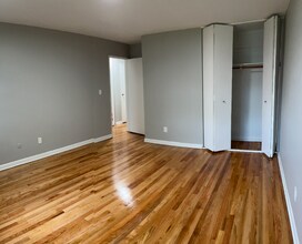 1570 Willard Ave in Newington, CT - Building Photo - Building Photo