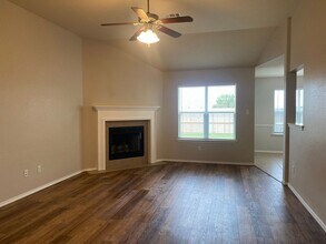 7904 Woodbury Dr in Temple, TX - Building Photo - Building Photo