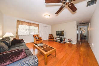 408 Pinewood Ave in Nokomis, FL - Building Photo - Building Photo
