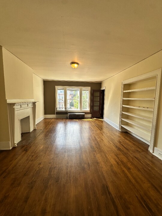1030 N Marshall St in Milwaukee, WI - Building Photo