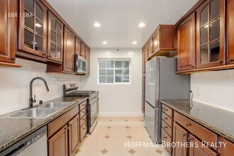 317 S Hamel Rd in Los Angeles, CA - Building Photo - Building Photo