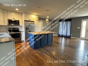 1006 Willow Ln in Mason, OH - Building Photo - Building Photo