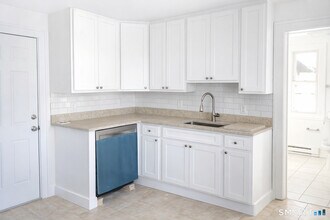 10 Balmforth Ave in Danbury, CT - Building Photo - Building Photo