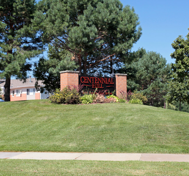 Centennial Hill Senior Apartments in Chanhassen, MN - Building Photo - Building Photo