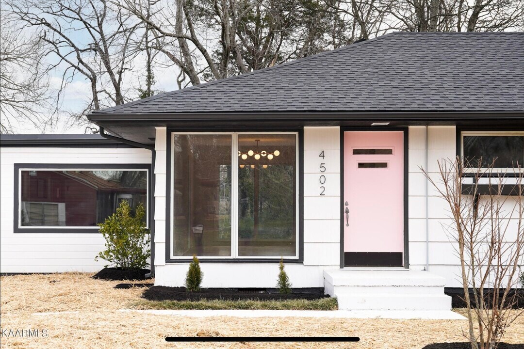 4502 Glasgow Rd in Knoxville, TN - Building Photo