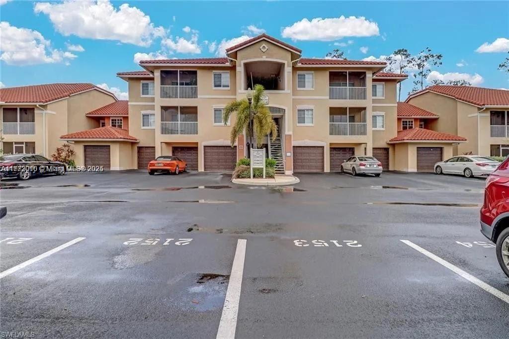 13140 Bella Casa Cir in Ft. Myers, FL - Building Photo