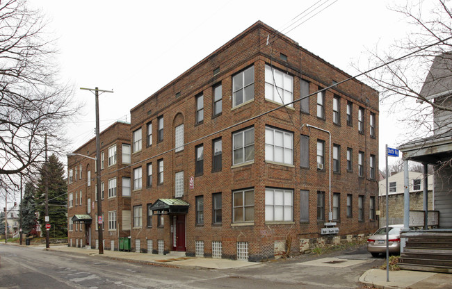 Rippey Court in Pittsburgh, PA - Foto de edificio - Building Photo