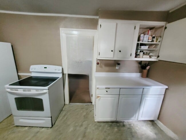 24 Eagle St in Torrington, CT - Building Photo - Building Photo