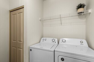 630 NW Kingwood Ave in Redmond, OR - Building Photo - Building Photo