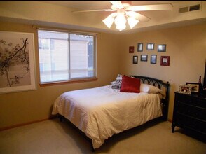 10 Zeller Crossing, Unit 309 in North Liberty, IA - Building Photo - Building Photo