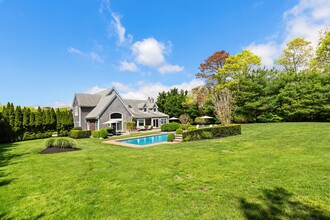 19 Post Fields Ln in Quogue, NY - Building Photo - Building Photo