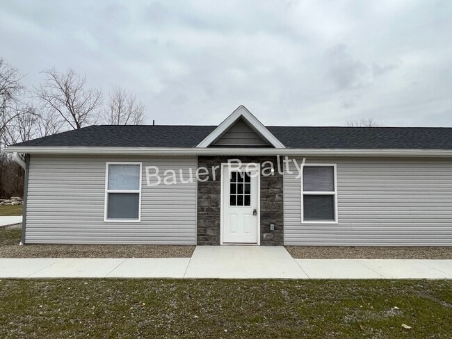 103-107 E Pearl St in Willard, OH - Building Photo - Building Photo