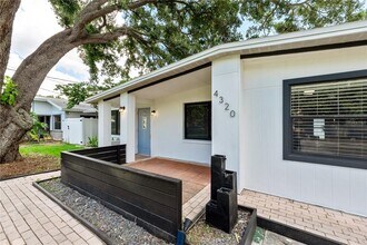 4320 S Cameron Ave in Tampa, FL - Building Photo - Building Photo