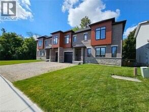 1436 Franklin Blvd in Cambridge, ON - Building Photo - Building Photo