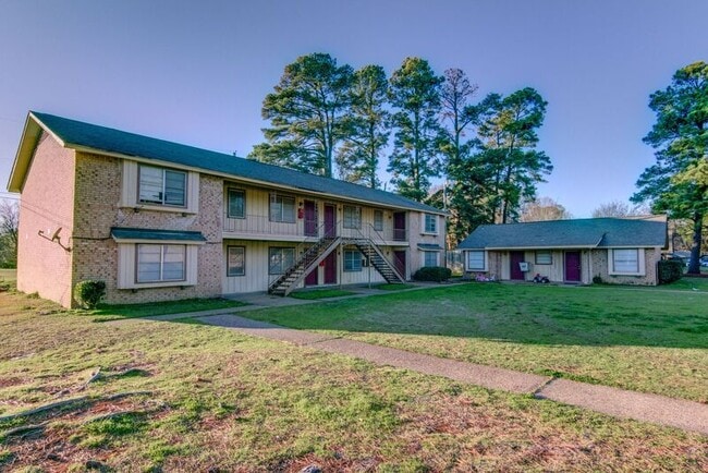 2401 Brookridge Dr in Texarkana, AR - Building Photo - Building Photo