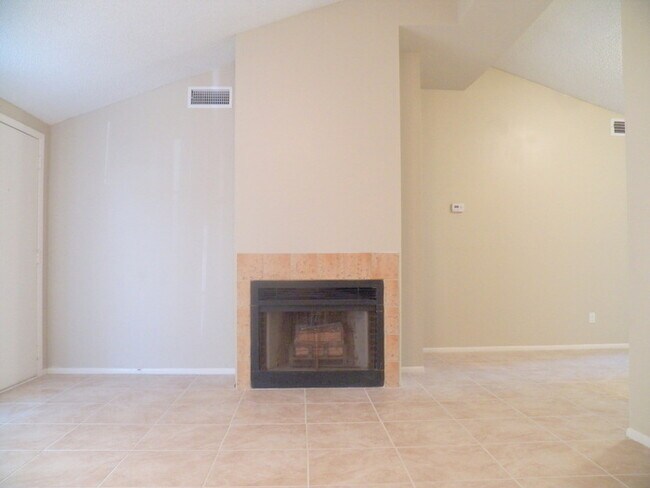 9402 Lonsdale Ct in Tampa, FL - Foto de edificio - Building Photo