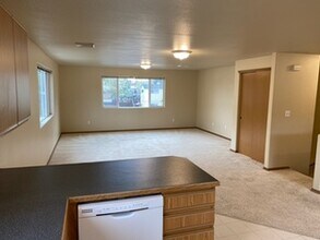 1401 NW 7th St, Unit 3 in Bend, OR - Foto de edificio - Building Photo