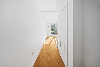 346 Congress St in Boston, MA - Building Photo - Building Photo