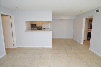 8645 Fancy Finch Dr in Tampa, FL - Building Photo - Building Photo