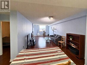 4 Lisa St. in Brampton, ON - Building Photo - Building Photo