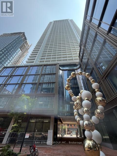 88 Queen St E in Toronto, ON - Building Photo - Building Photo