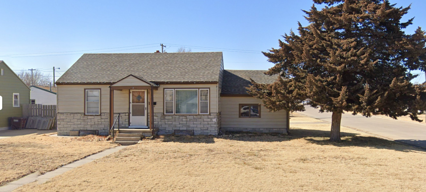 1029 Lincoln St in Great Bend, KS - Building Photo