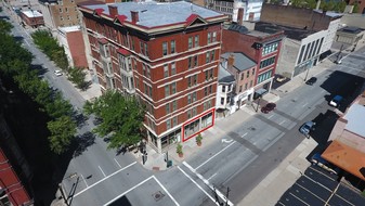 Brittany Apartments in Cincinnati, OH - Foto de edificio - Building Photo