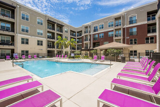 Varela Westshore Apartments in Tampa, FL - Building Photo - Building Photo