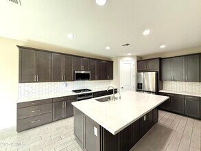5542 N 107th Ln in Phoenix, AZ - Building Photo - Building Photo