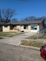 702 S 1st St in Copperas Cove, TX - Building Photo
