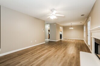 615 Beddick Ln in College Park, GA - Building Photo - Building Photo