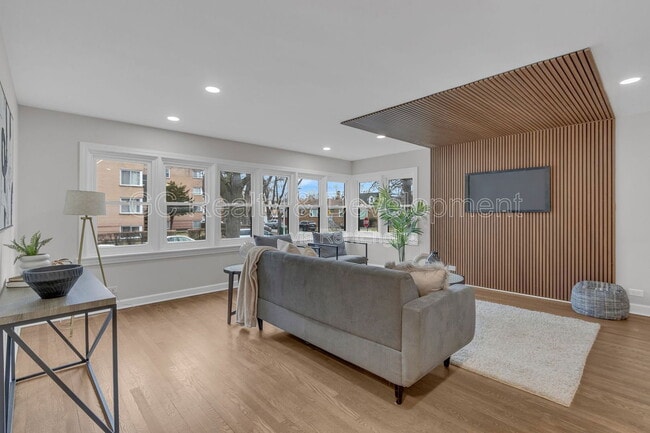 6304 N Troy St in Chicago, IL - Building Photo - Building Photo