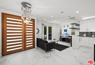 355 S Sycamore Ave in Los Angeles, CA - Building Photo - Building Photo