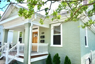 406 Hedge St in Charlottesville, VA - Building Photo - Building Photo