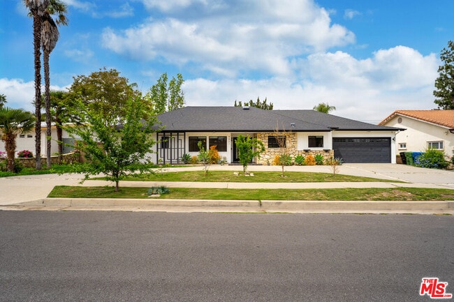 4801 Heaven Ave in Los Angeles, CA - Building Photo - Building Photo