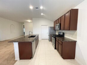 6101 Arbor Crest Ln in Austin, TX - Building Photo - Building Photo